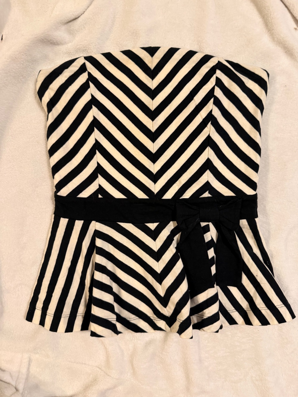 Forever 21 Black and White Strapless A-Line shirt with Waist Bow